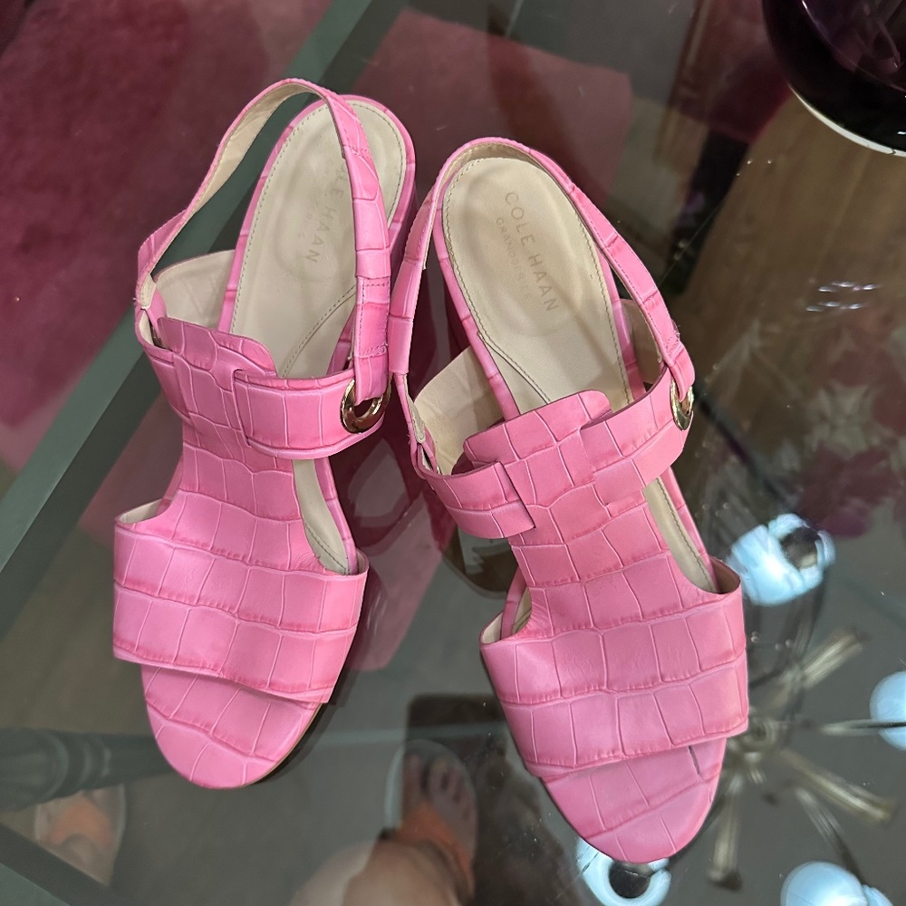 Cole Hahn Pink Alligator Textured High Heeled Sandal 9.5